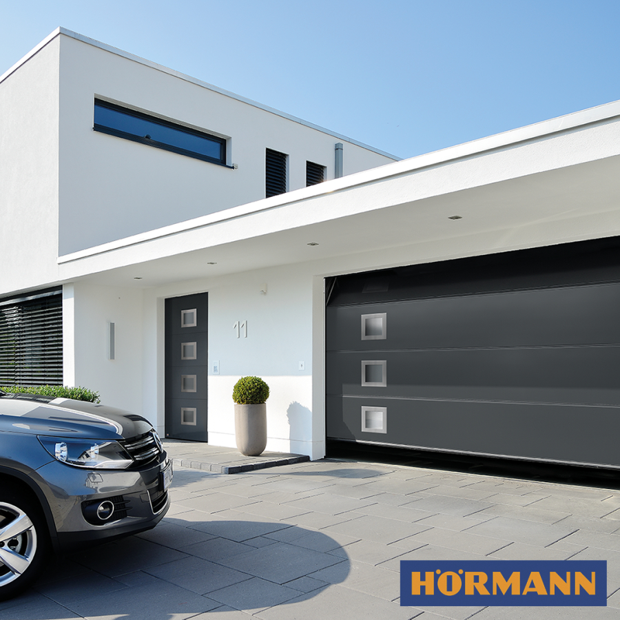 Brama garażowa i drzwi wejściowe – idealny duet